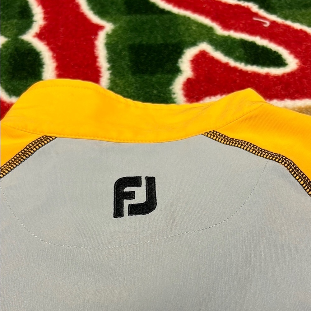 FJ Foot Joy Golf Pullover Men's Small 1/4 Zip Pocket Polyester Stretch - Picture 4 of 4